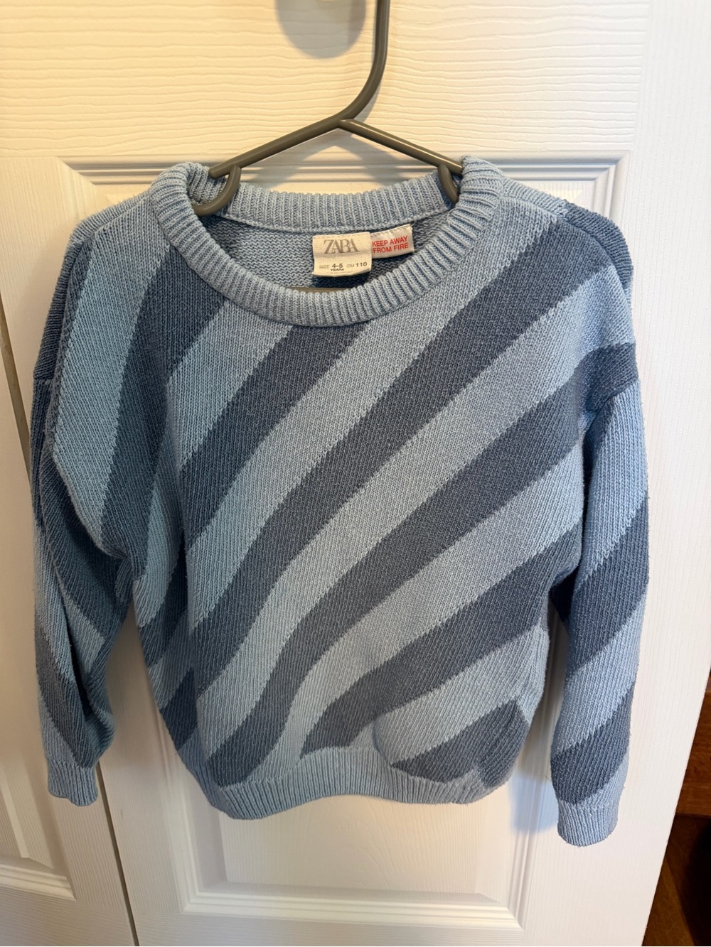 Zara Two-Tone Blue Diagonal Stripe Crewneck Sweater